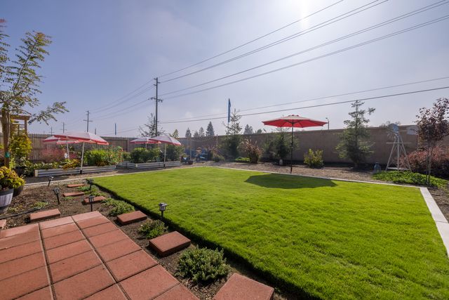 2827 Sand Hills Avenue, Tulare, CA 93274