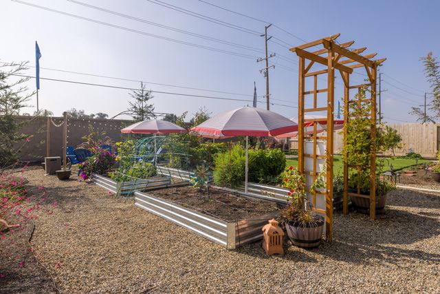 2827 Sand Hills Avenue, Tulare, CA 93274