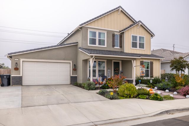 2827 Sand Hills Avenue, Tulare, CA 93274