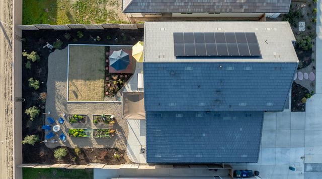 2827 Sand Hills Avenue, Tulare, CA 93274