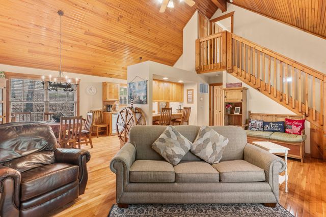 24 Lost Creek Circle, Branson West, MO 65737