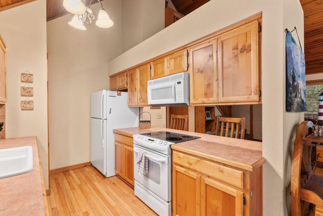 24 Lost Creek Circle, Branson West, MO 65737