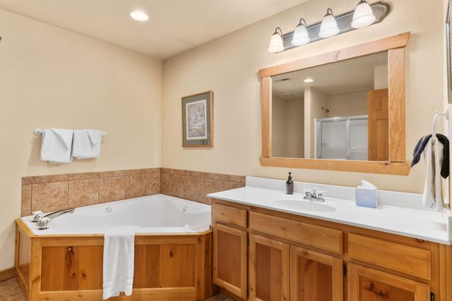 24 Lost Creek Circle, Branson West, MO 65737