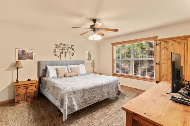 24 Lost Creek Circle, Branson West, MO 65737