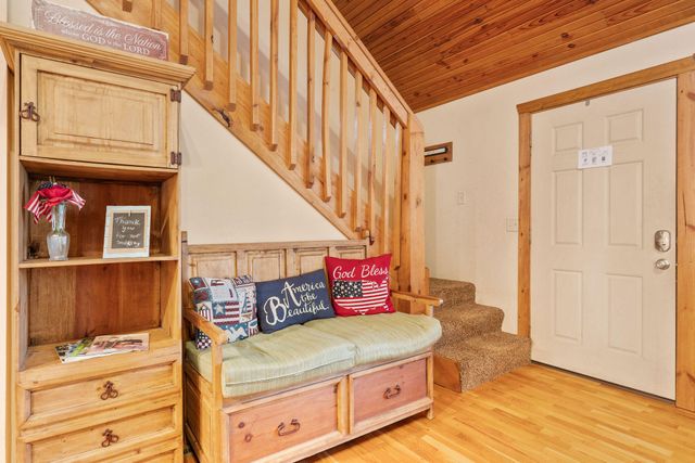 24 Lost Creek Circle, Branson West, MO 65737