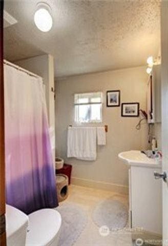 3121 Bennett Drive, Bellingham, WA 98225