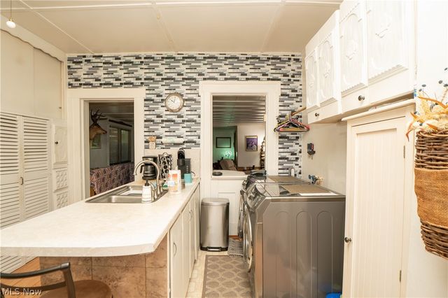 1125 Perry Drive NW, Canton, OH 44708