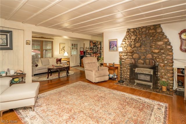 1125 Perry Drive NW, Canton, OH 44708