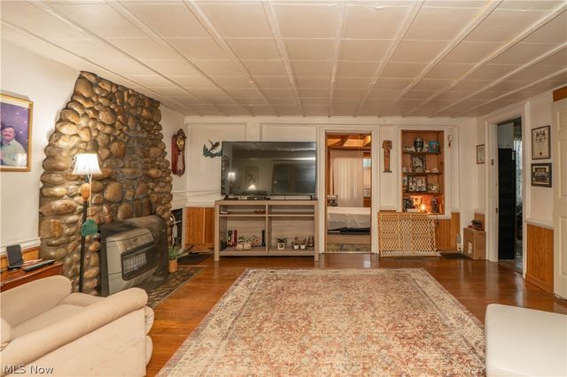 1125 Perry Drive NW, Canton, OH 44708