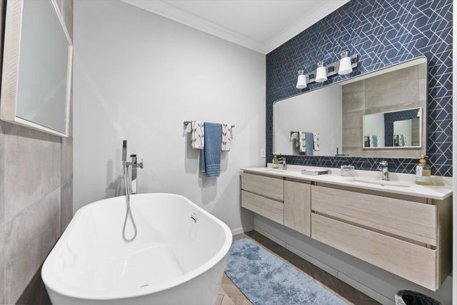 352 NE 7th Avenue, Fort Lauderdale, FL 33301