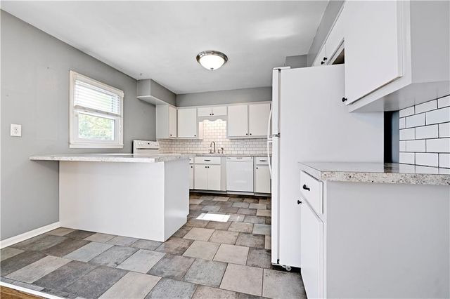 405 W 101st Street, Kansas City, MO 64114