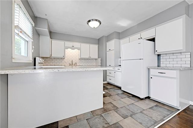 405 W 101st Street, Kansas City, MO 64114