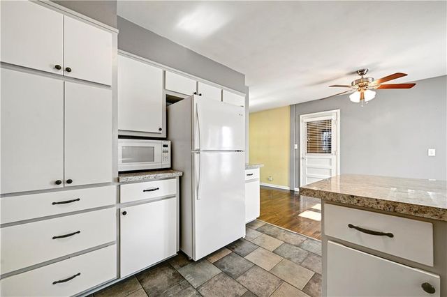 405 W 101st Street, Kansas City, MO 64114