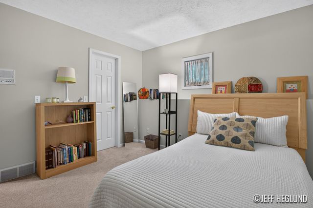 1926 Country Brook Drive Se, Cascade Twp, MI 49301