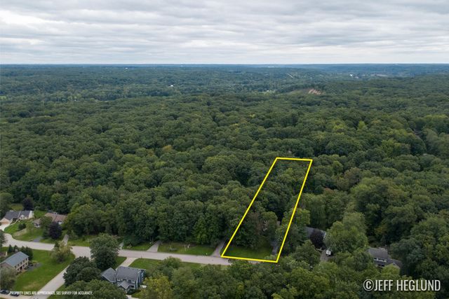 1926 Country Brook Drive Se, Cascade Twp, MI 49301