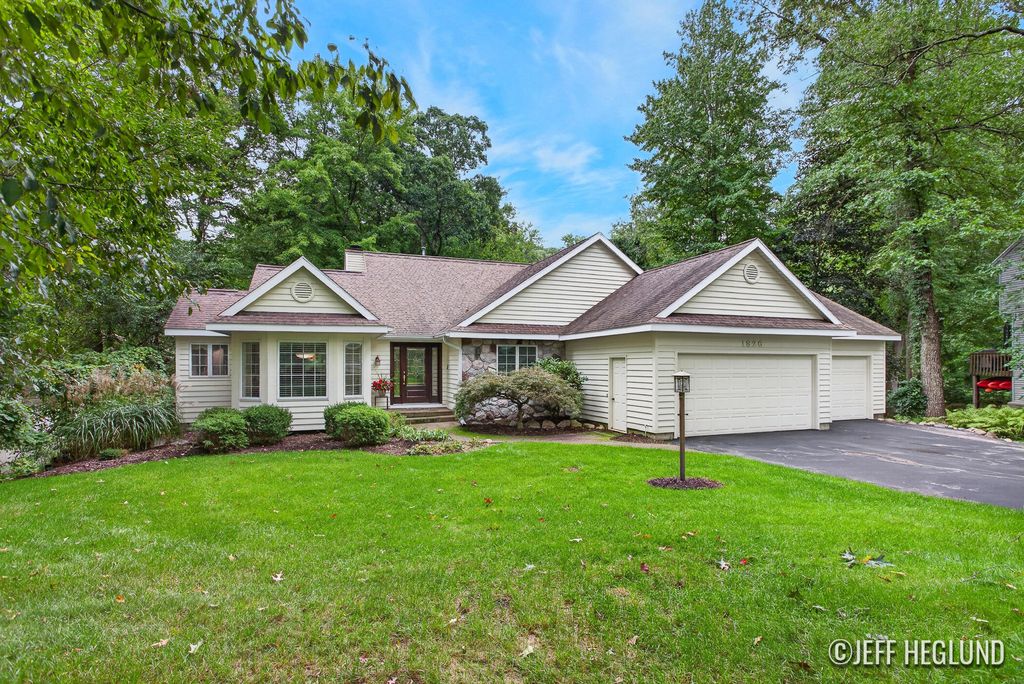 1926 Country Brook Drive Se, Cascade Twp, MI 49301