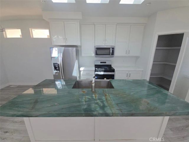 432 S Harbor 1010, Santa Ana, CA 92704