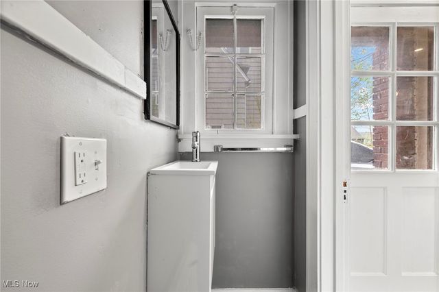 17419 Fernway Road, Shaker Heights, OH 44120