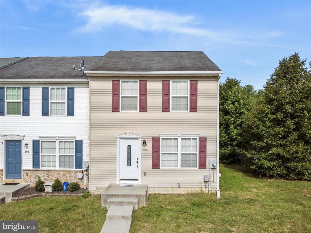 206 EASTSIDE LN, Winchester, VA 22602