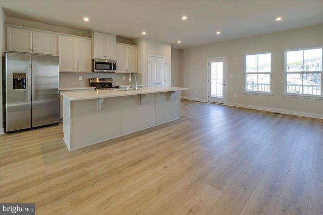 9390 TANFIELD DR, Fredericksburg, VA 22408
