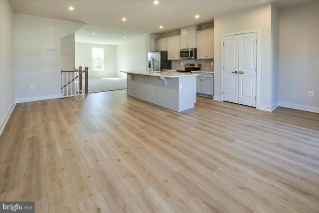 9390 TANFIELD DR, Fredericksburg, VA 22408