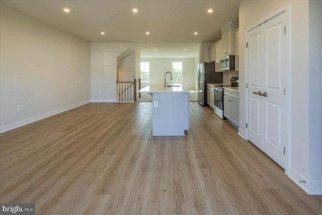 9390 TANFIELD DR, Fredericksburg, VA 22408