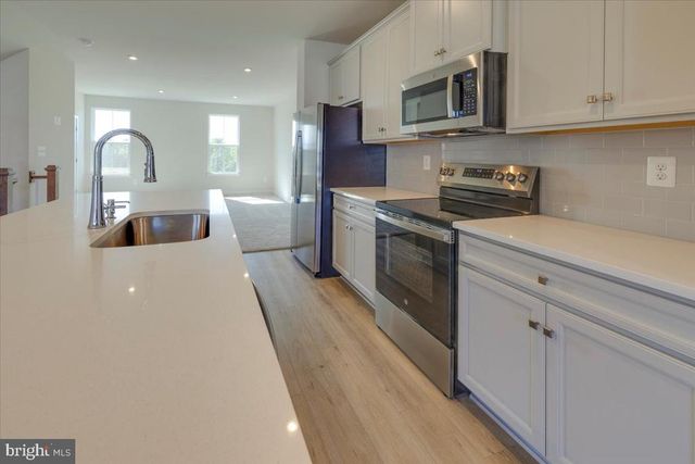 9390 TANFIELD DR, Fredericksburg, VA 22408