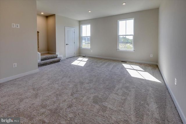 9390 TANFIELD DR, Fredericksburg, VA 22408
