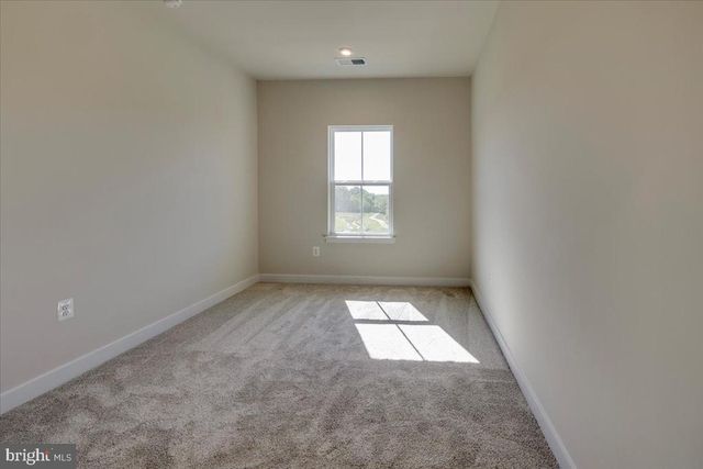 9390 TANFIELD DR, Fredericksburg, VA 22408