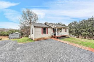 1328 Morewood RD, Hardy, VA 24101