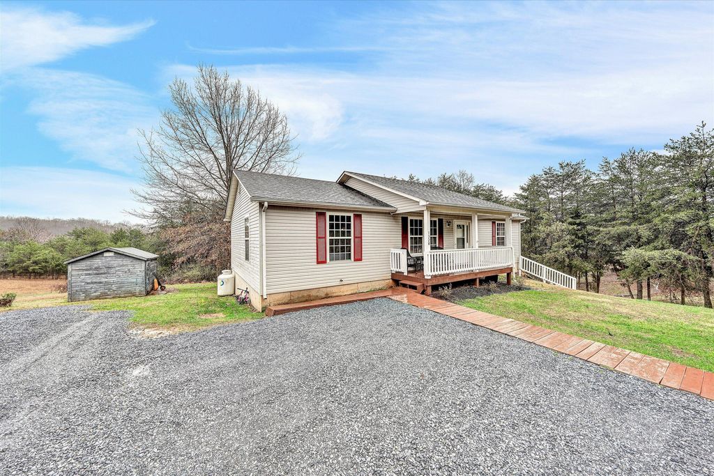 1328 Morewood RD, Hardy, VA 24101
