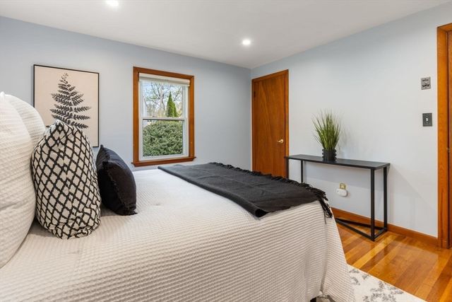 128 Dale St, Boston, MA 02131
