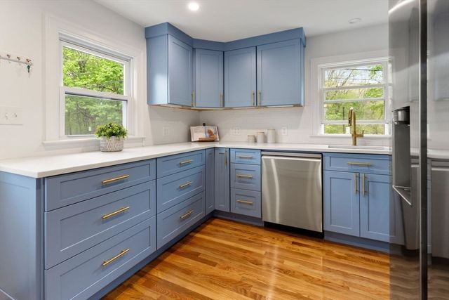 128 Dale St, Boston, MA 02131
