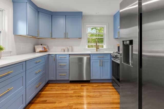 128 Dale St, Boston, MA 02131