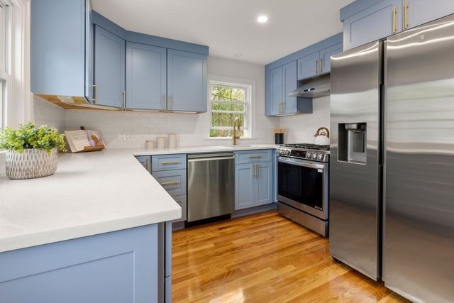 128 Dale St, Boston, MA 02131