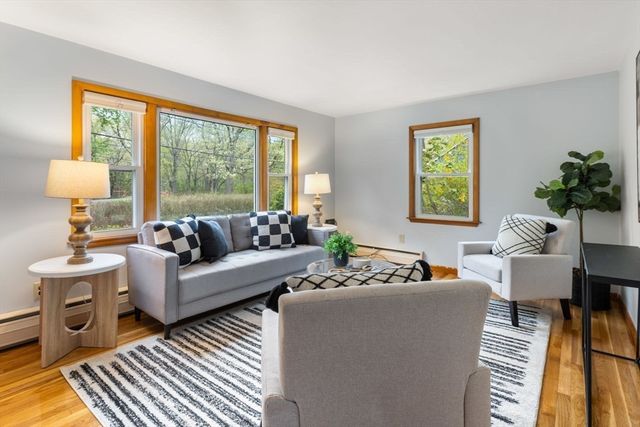 128 Dale St, Boston, MA 02131