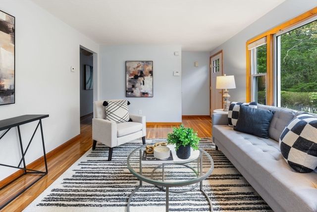 128 Dale St, Boston, MA 02131