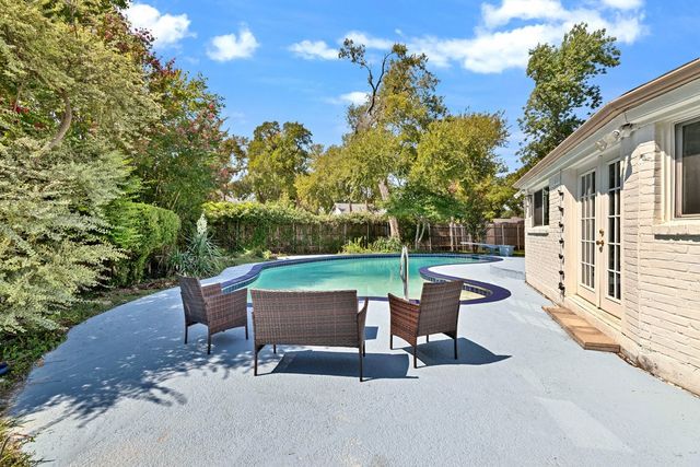 312 W Rio Grande Street, Garland, TX 75041