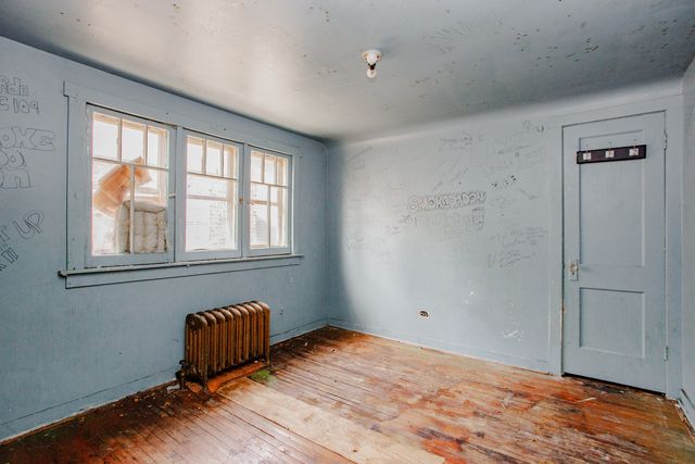 8255 S Saint Lawrence Avenue, Chicago, IL 60619