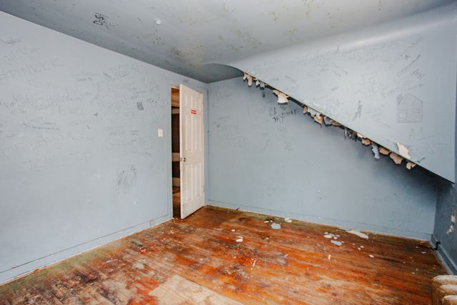 8255 S Saint Lawrence Avenue, Chicago, IL 60619