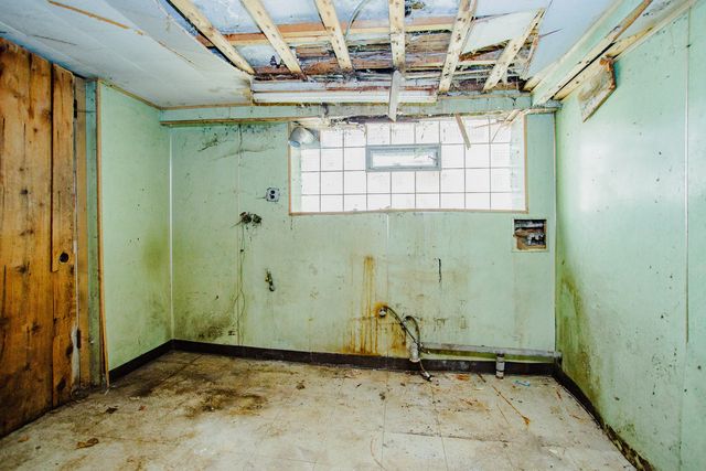 8255 S Saint Lawrence Avenue, Chicago, IL 60619