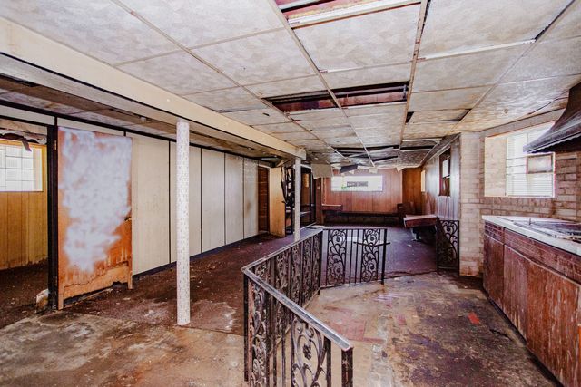 8255 S Saint Lawrence Avenue, Chicago, IL 60619