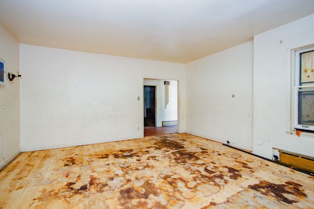 8255 S Saint Lawrence Avenue, Chicago, IL 60619