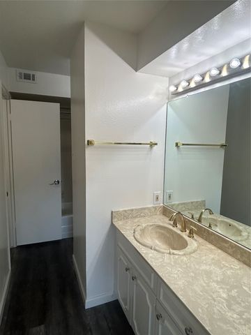5014 Les Chateaux Drive 230, Dallas, TX 75235