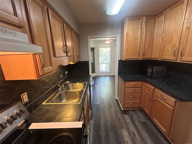5014 Les Chateaux Drive 230, Dallas, TX 75235