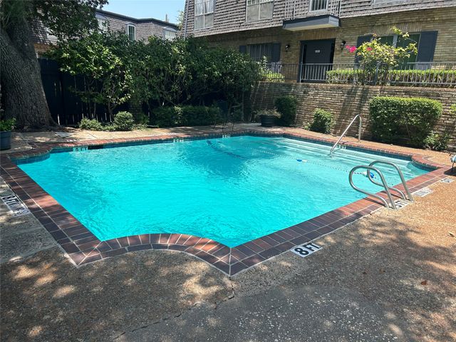 5014 Les Chateaux Drive 230, Dallas, TX 75235