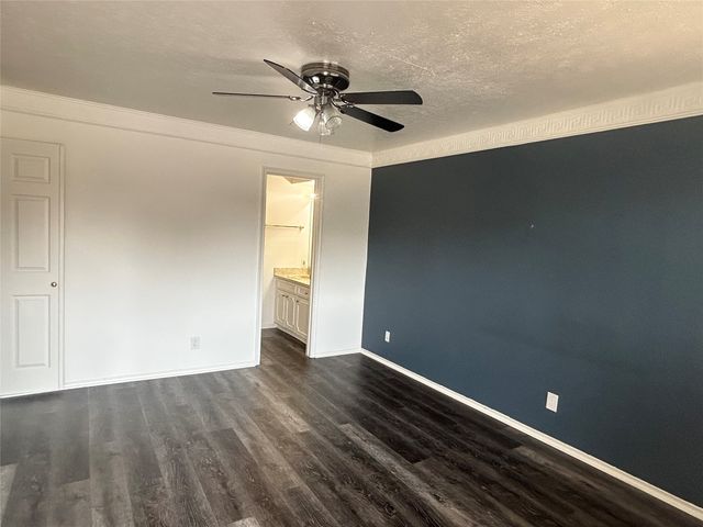5014 Les Chateaux Drive 230, Dallas, TX 75235