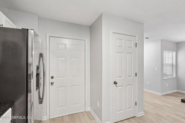 8550 ARGYLE BUSINESS Loop 1507, Jacksonville, FL 32244