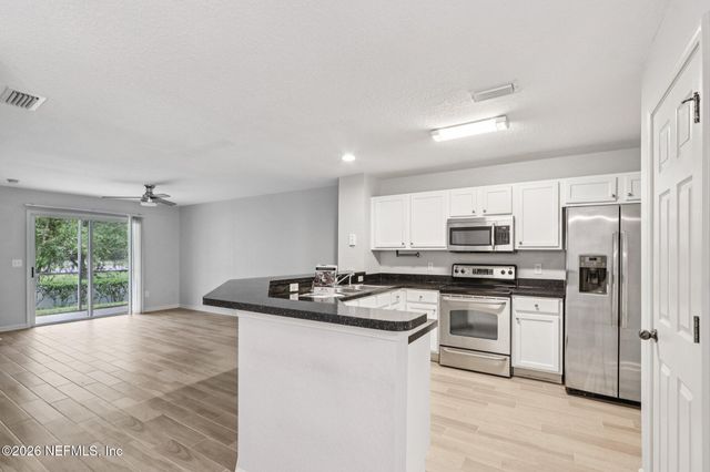 8550 ARGYLE BUSINESS Loop 1507, Jacksonville, FL 32244