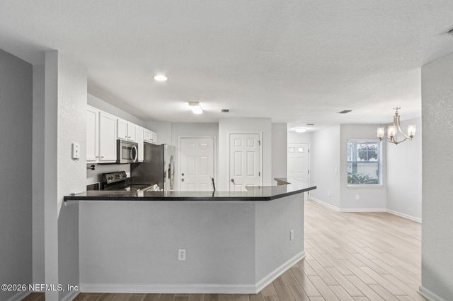 8550 ARGYLE BUSINESS Loop 1507, Jacksonville, FL 32244